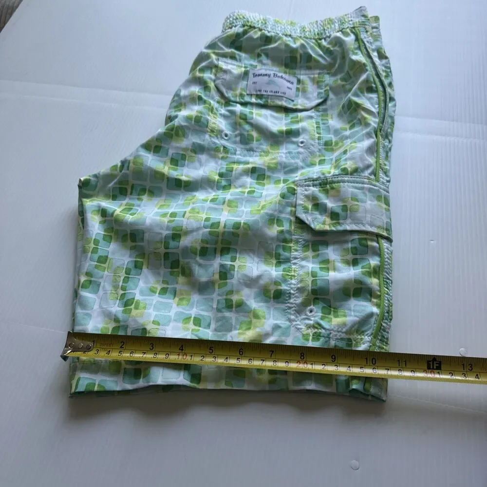 Tommy Bahama Men’s Swim Trunks M Green Geometric Print Drawstring Board Shorts